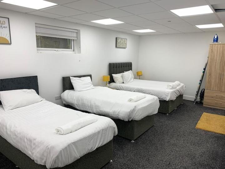 Huge Studio Close To City Centre With Free Secure Parking Leeds  Eksteriør billede