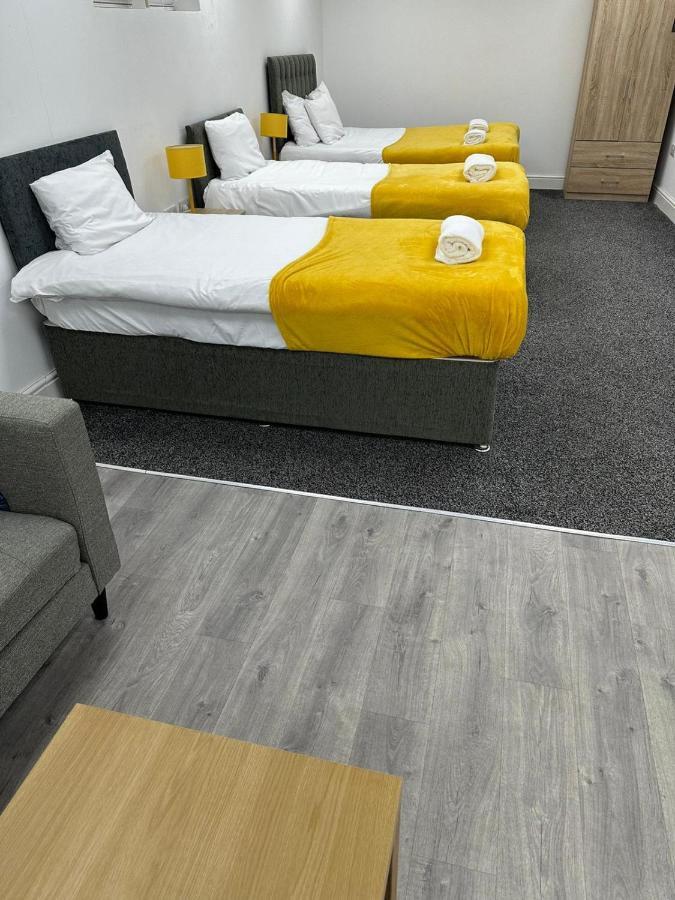Huge Studio Close To City Centre With Free Secure Parking Leeds  Eksteriør billede